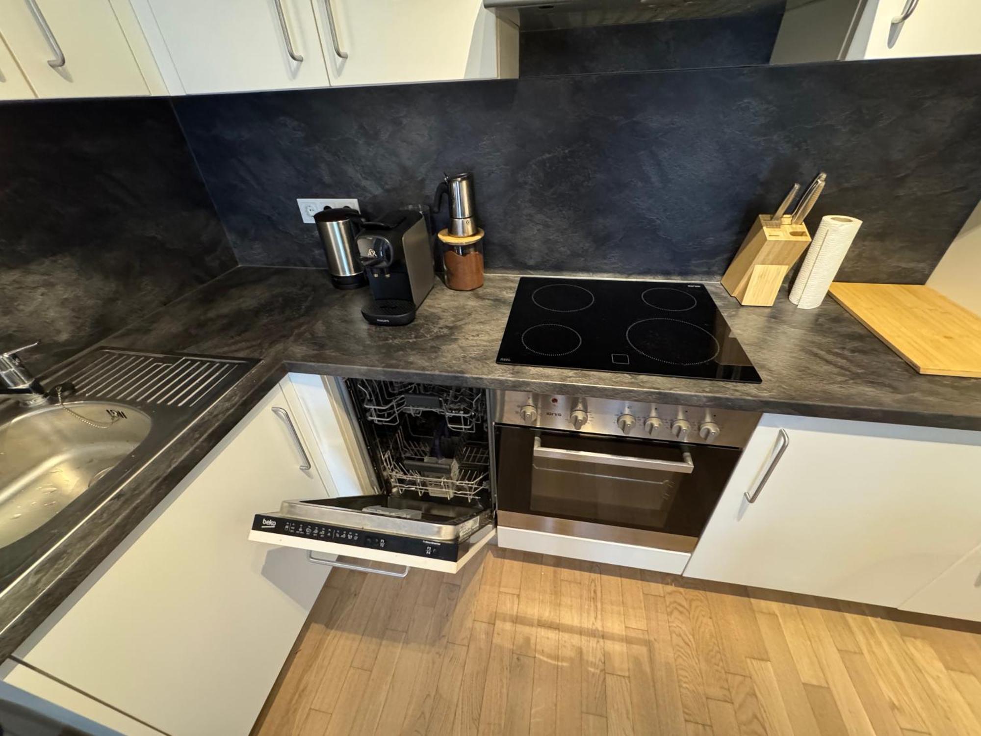 Studio University Apartment *